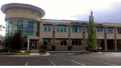 Mountain America Credit Union – South Jordan River Park Branch